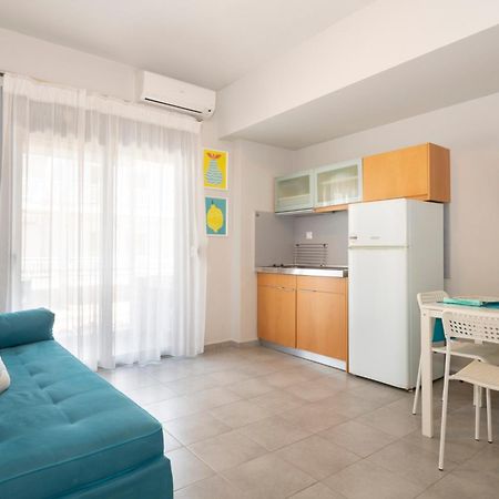 Ammos Seafront Family Apartments Неа Плагия Екстериор снимка