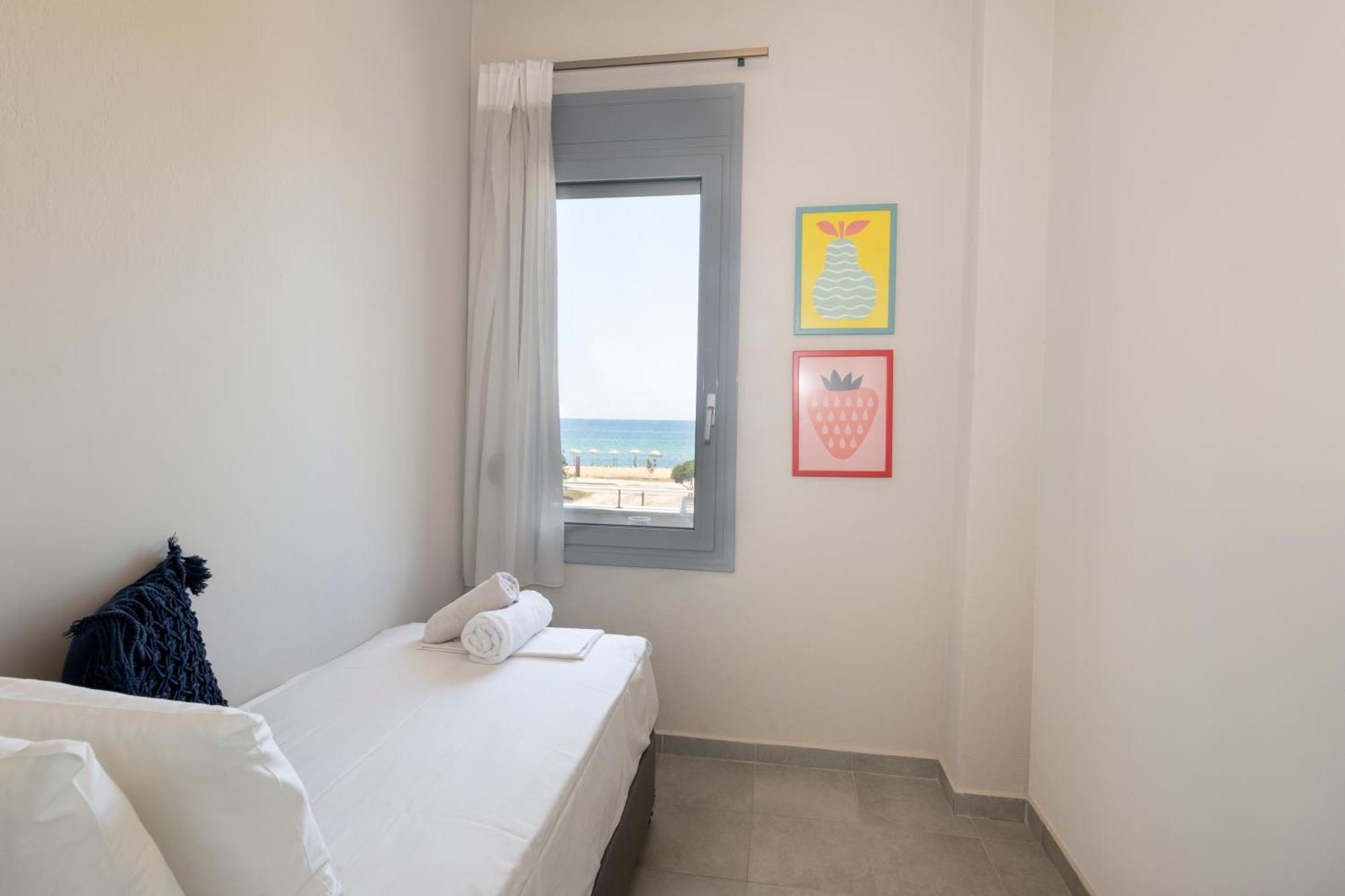 Ammos Seafront Family Apartments Неа Плагия Екстериор снимка
